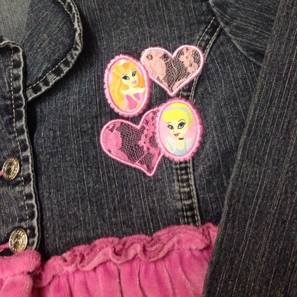 🎉FINAL PRICE Disney princess jacket - Picture 2 of 4